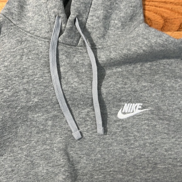 Nike sweater - Picture 2 of 3